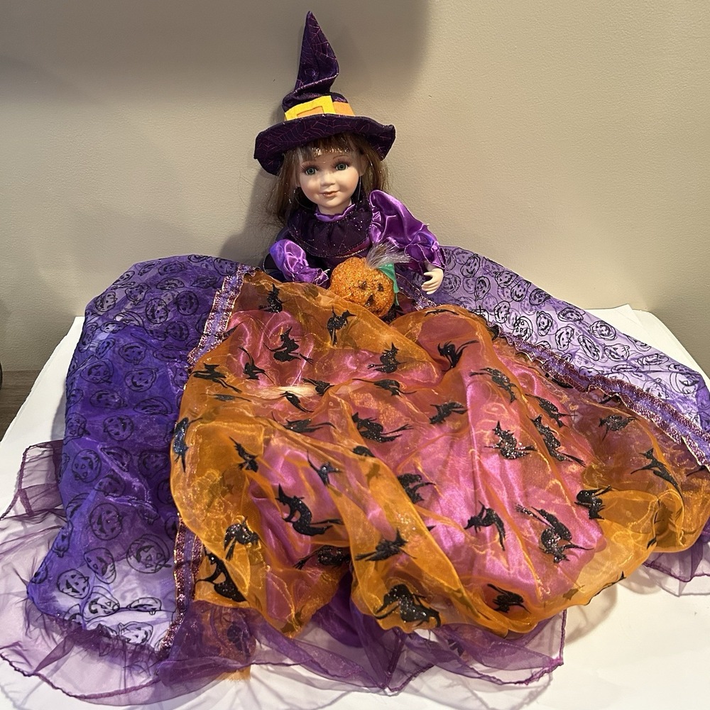 Cracker BarrelColor Changing Fiber Optic Witch Halloween Masquerade Works